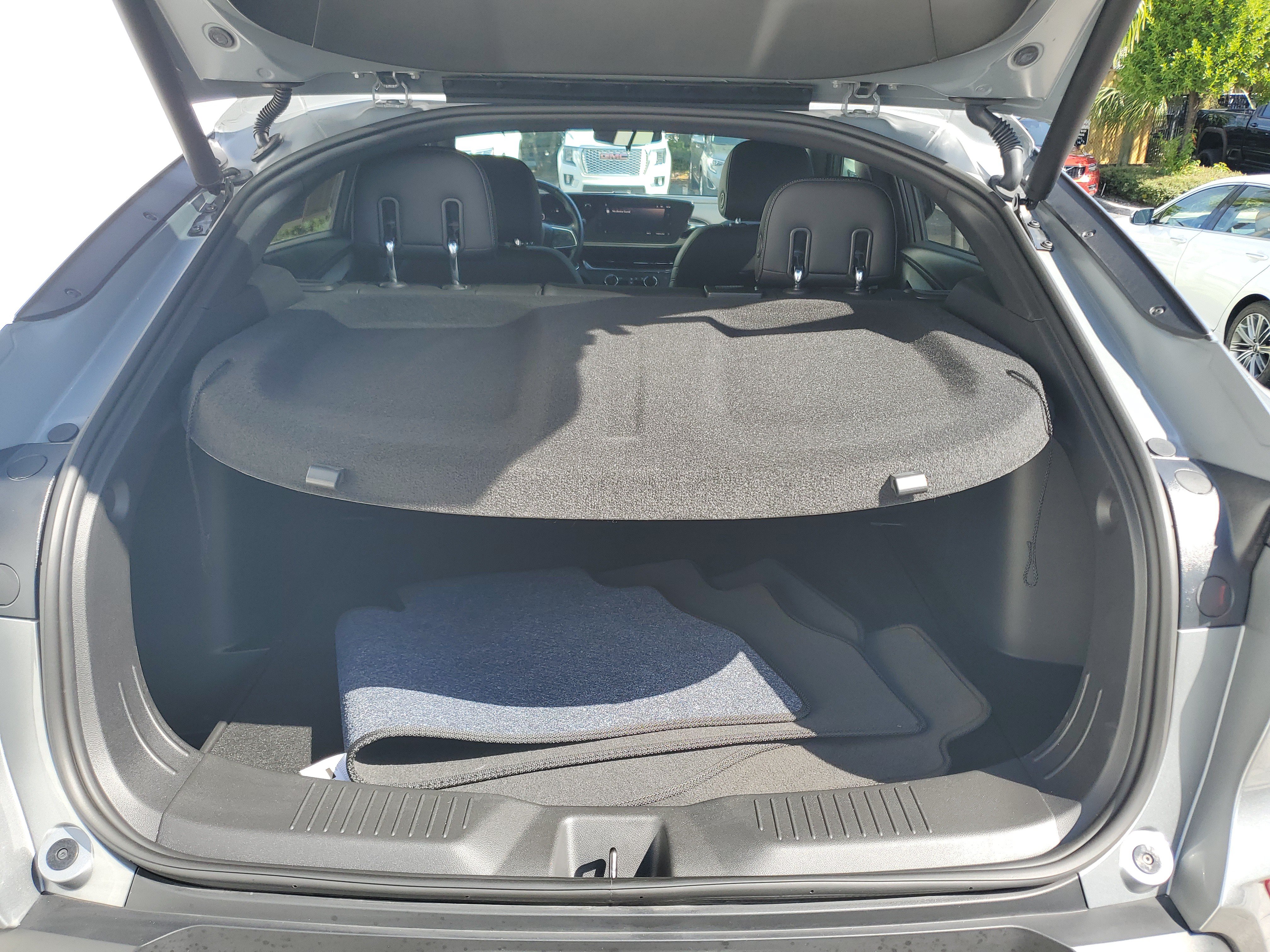 Used 2025 Buick Envista Sport Touring w/ Convenience I Package FWD image 10