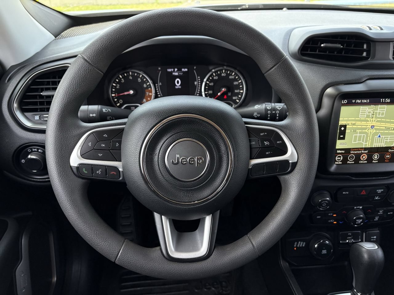 Used 2023 Jeep Renegade Latitude AWD/4WD image 14