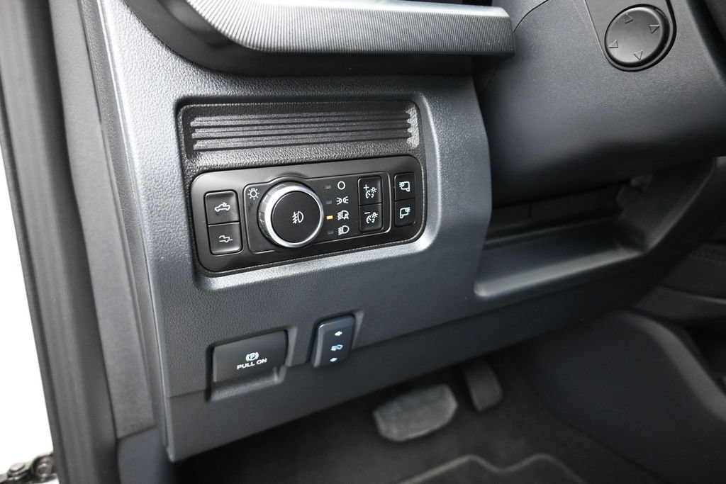 Used 2026 Ford F250 Platinum AWD/4WD image 13