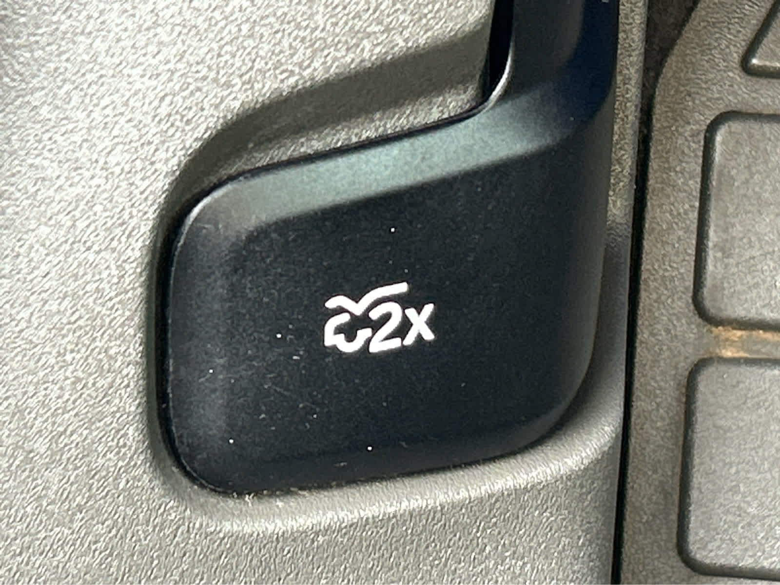 Used 2024 Lincoln Nautilus Reserve AWD/4WD image 25