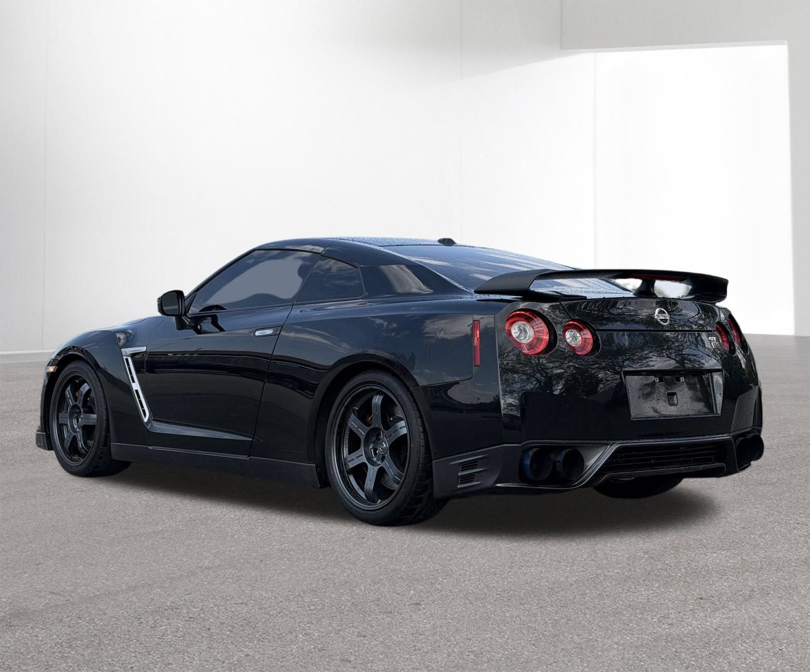 Used 2015 Nissan GT-R Black Edition AWD/4WD image 18