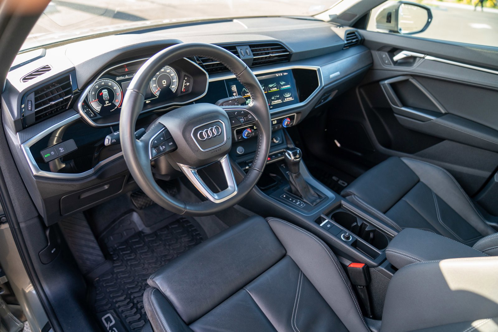 Used 2019 Audi Q3 2.0T Prestige w/ Prestige Package image 4