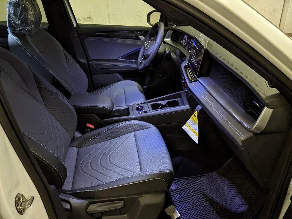 New 2026 Volkswagen Tiguan SE R-Line image 22