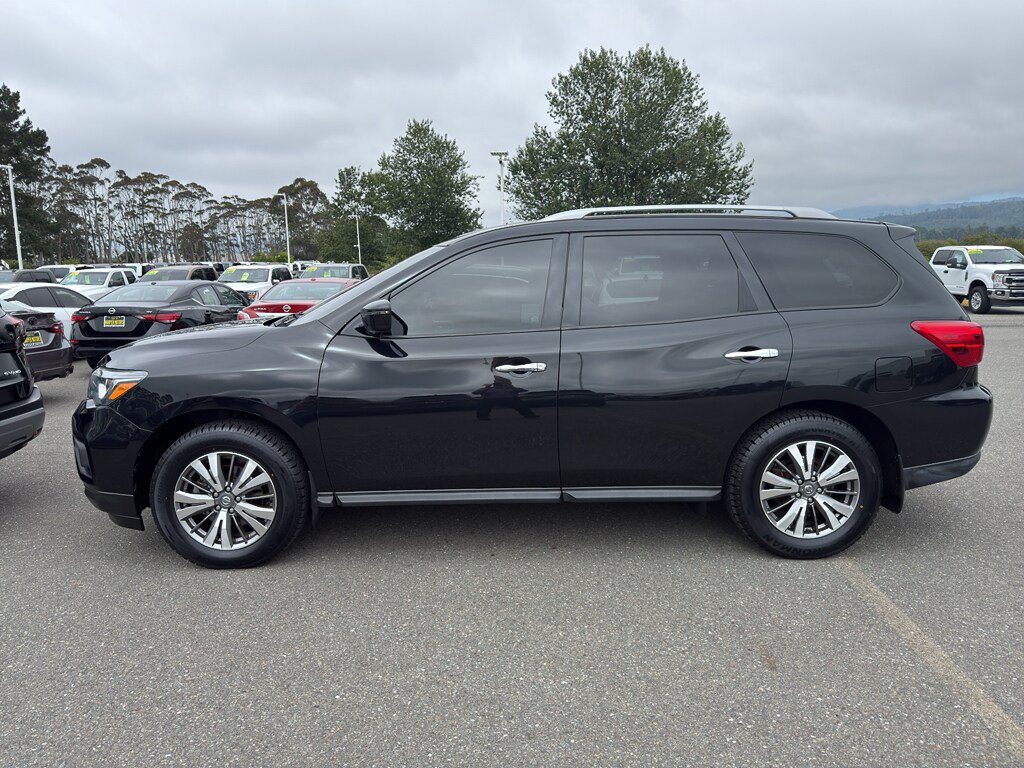 Used 2020 Nissan Pathfinder S AWD/4WD image 2