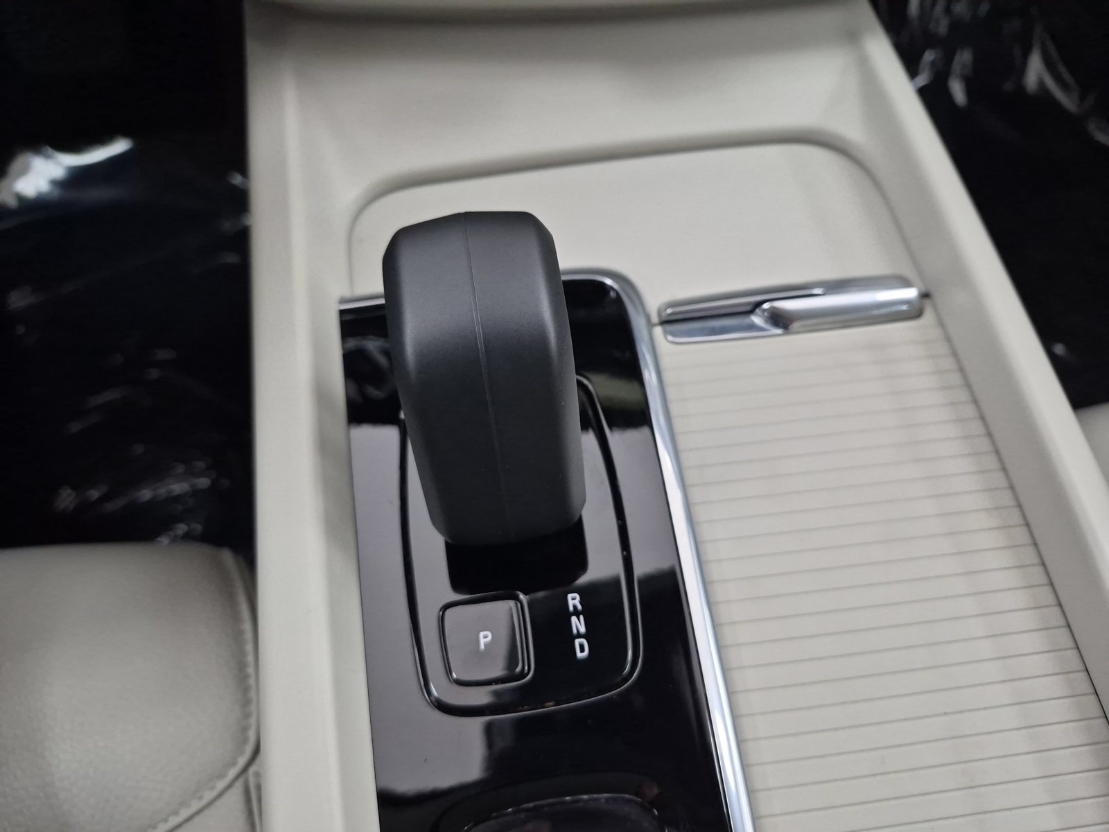 Used 2025 Volvo XC60 T8 Core w/ Protection Package Premier AWD/4WD image 13