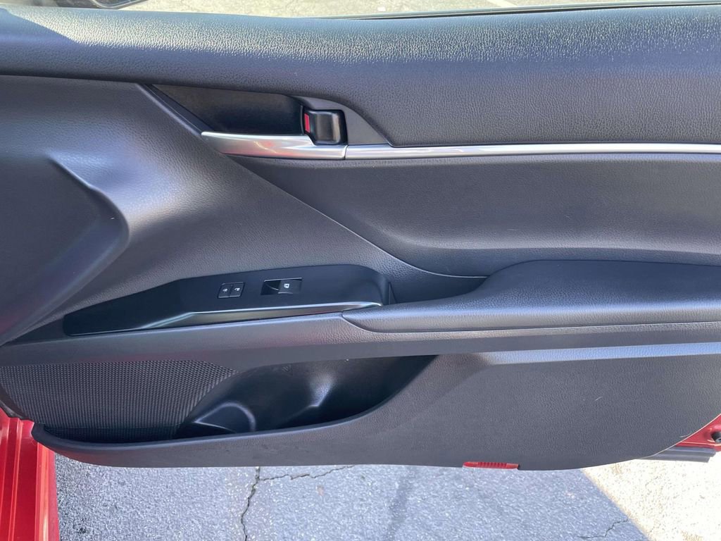 Used 2020 Toyota Camry SE image 44