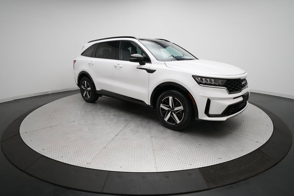 Certified 2022 Kia Sorento S w/ Panoramic Sunroof Package image 13