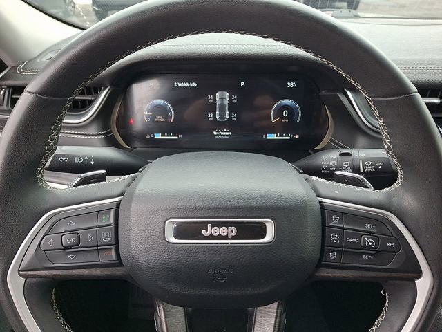 Used 2023 Jeep Grand Cherokee Limited image 18