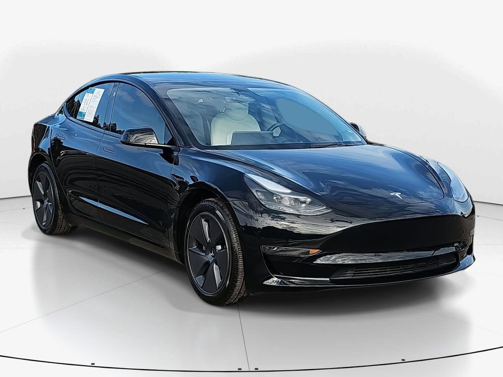 Used 2023 Tesla Model 3 Standard Range image 2