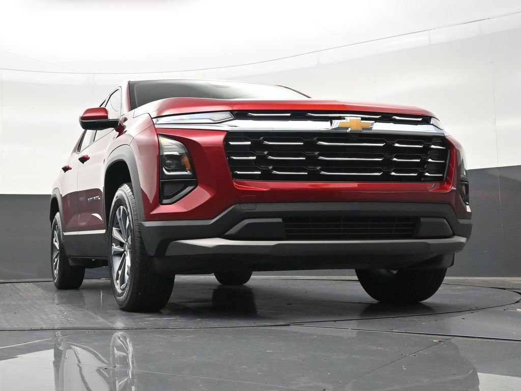 Used 2026 Chevrolet Equinox LT FWD image 32