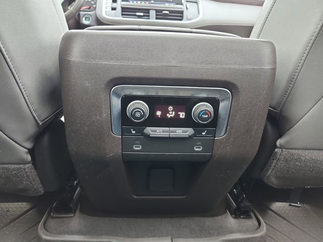 Used 2021 Chevrolet Tahoe LT w/ LT Signature Package image 32