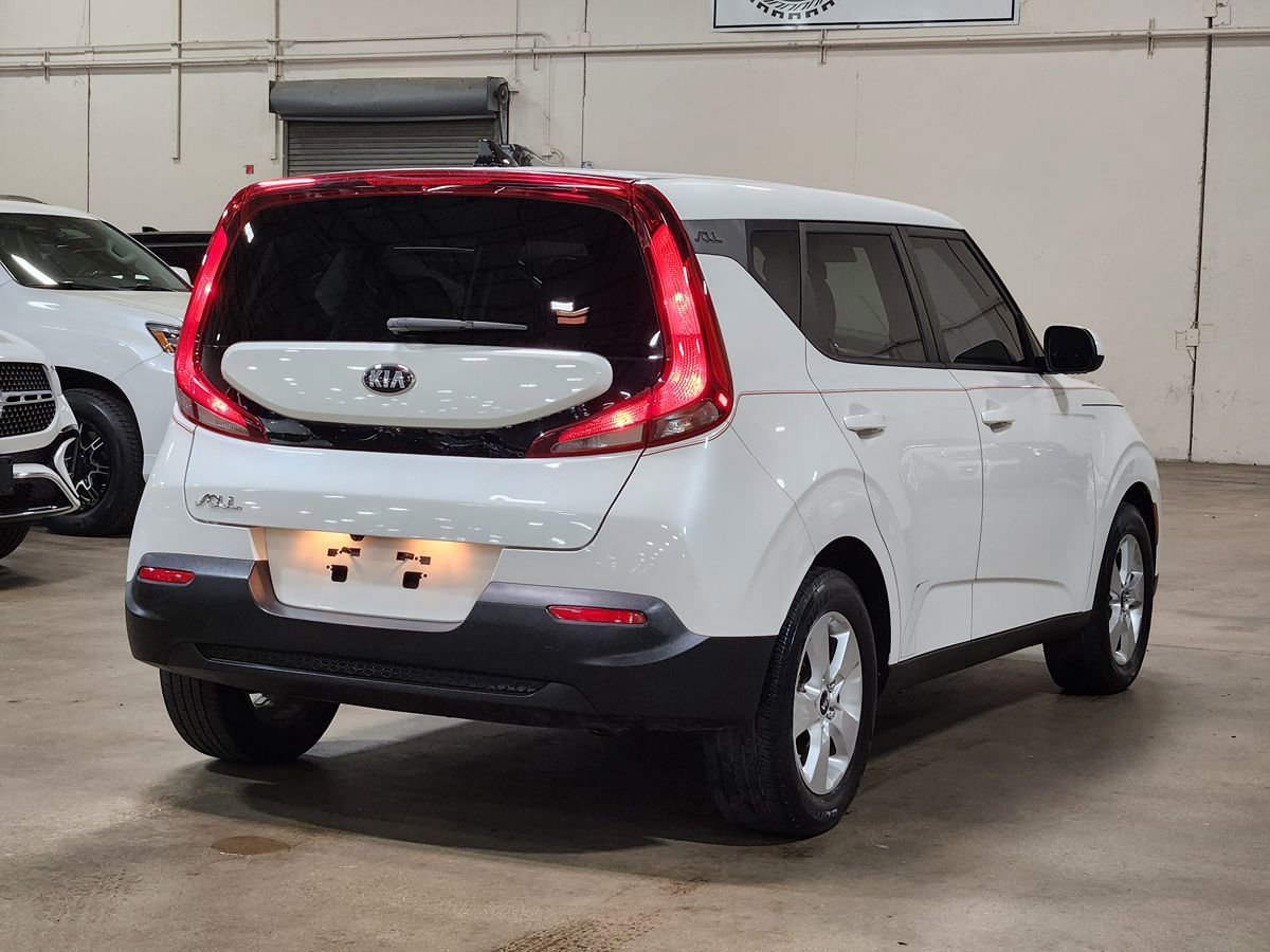 Used 2021 Kia Soul LX image 8