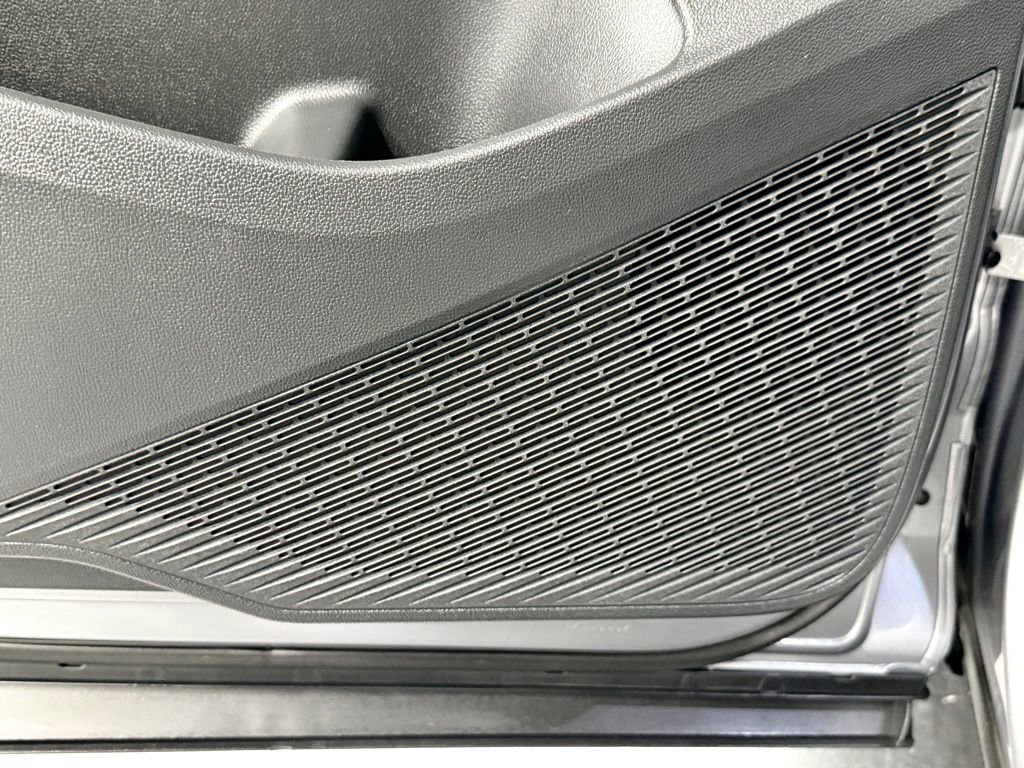 Used 2025 Volkswagen Atlas Cross Sport SE image 37