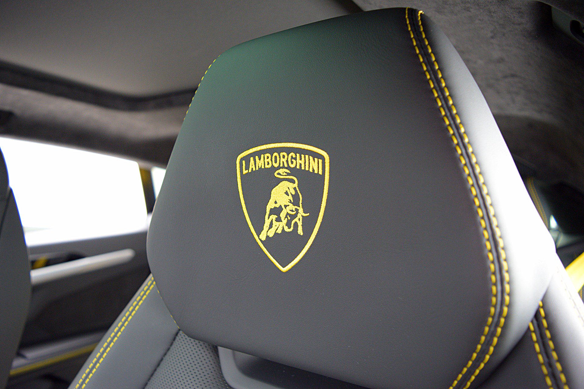 Used 2023 Lamborghini Urus S AWD/4WD image 26