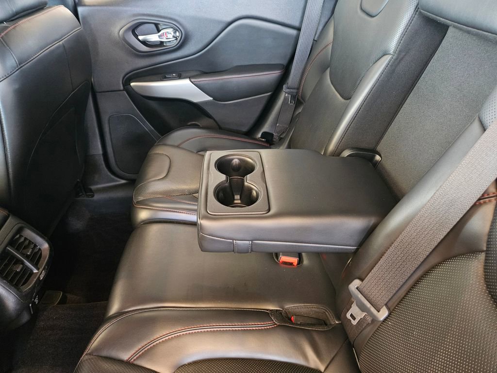 Used 2018 Jeep Cherokee Trailhawk w/ Quick Order Package 27L image 28