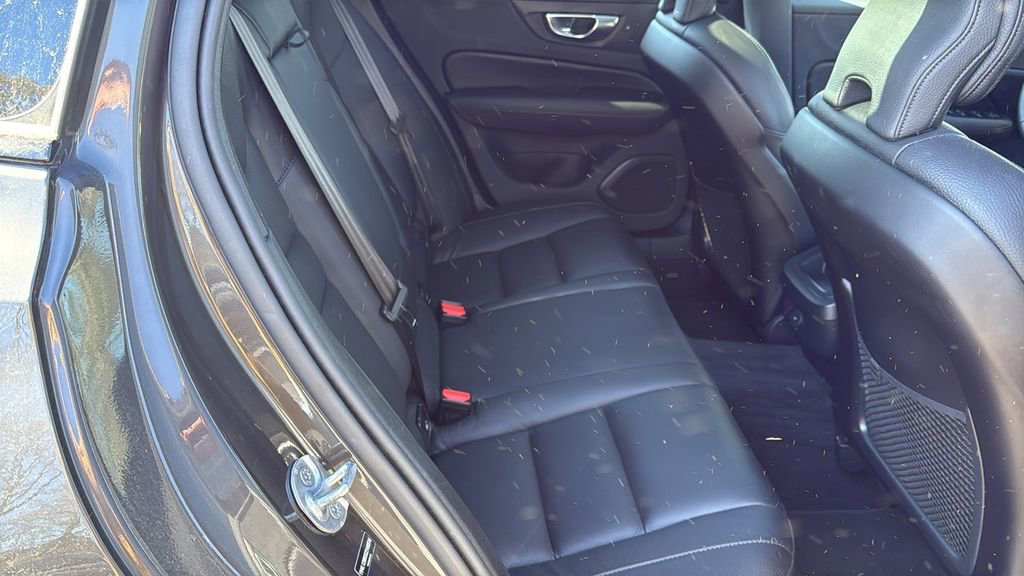 Used 2025 Volvo V60 B5 Cross Country Plus image 14