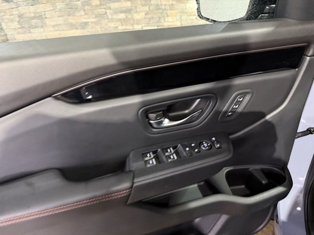 Used 2024 Honda Pilot TrailSport image 12