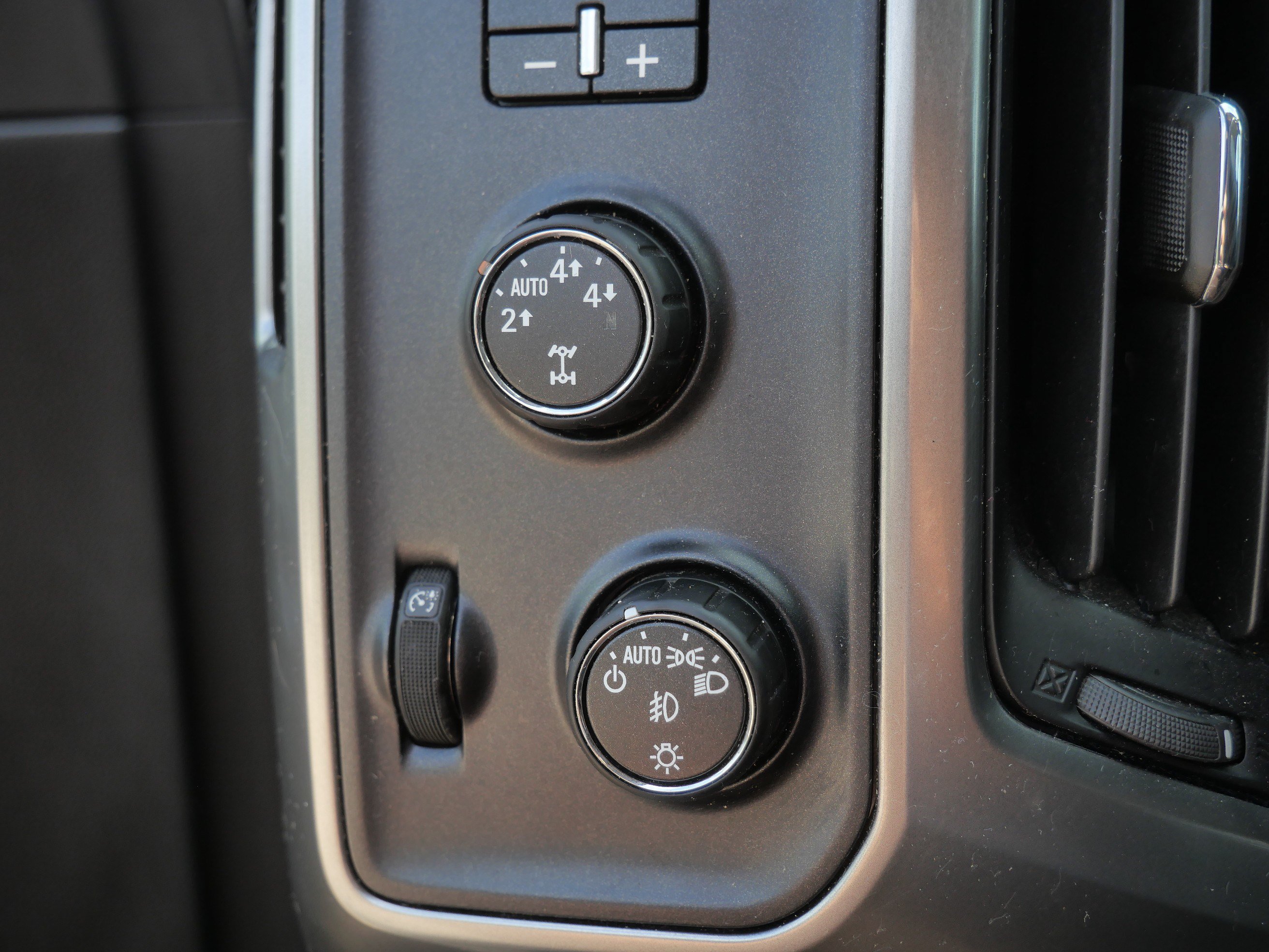Used 2016 Chevrolet Silverado 1500 LT w/ All Star Edition AWD/4WD image 27