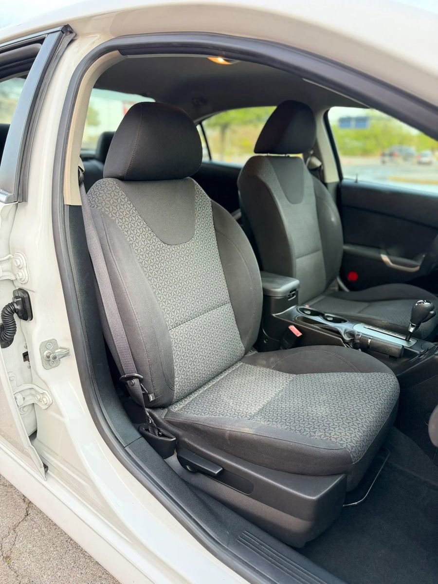 Used 2010 Pontiac G6 Sedan 4D image 23