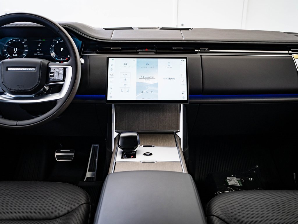 New 2026 Land Rover Range Rover SV image 34