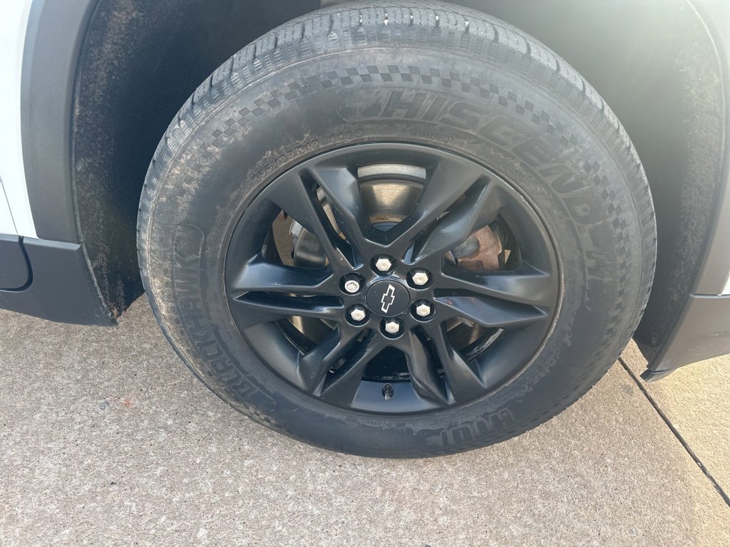 Used 2022 Chevrolet Traverse LS w/ Midnight/Sport Edition image 5