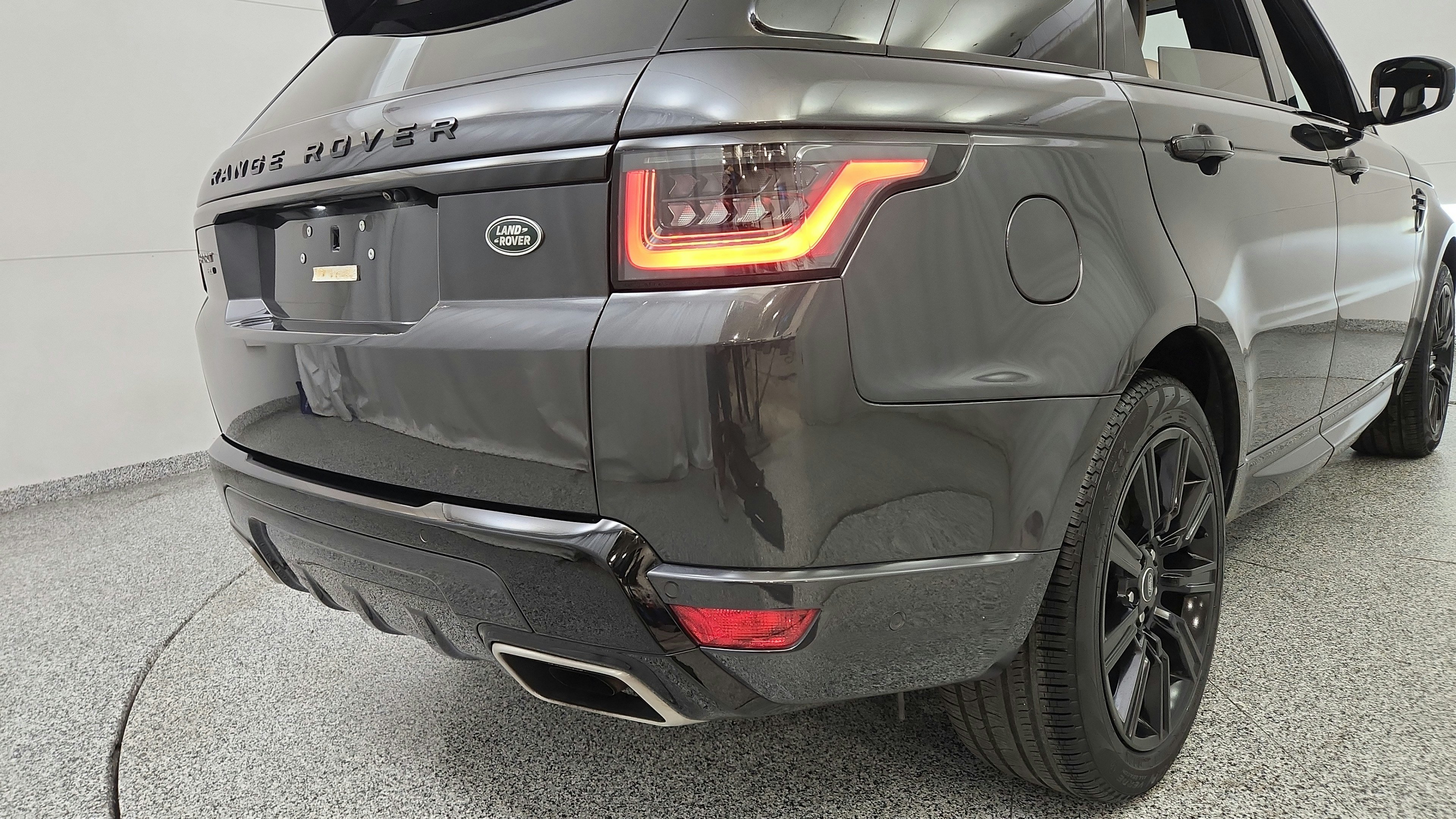 Used 2022 Land Rover Range Rover Sport HST AWD/4WD image 30