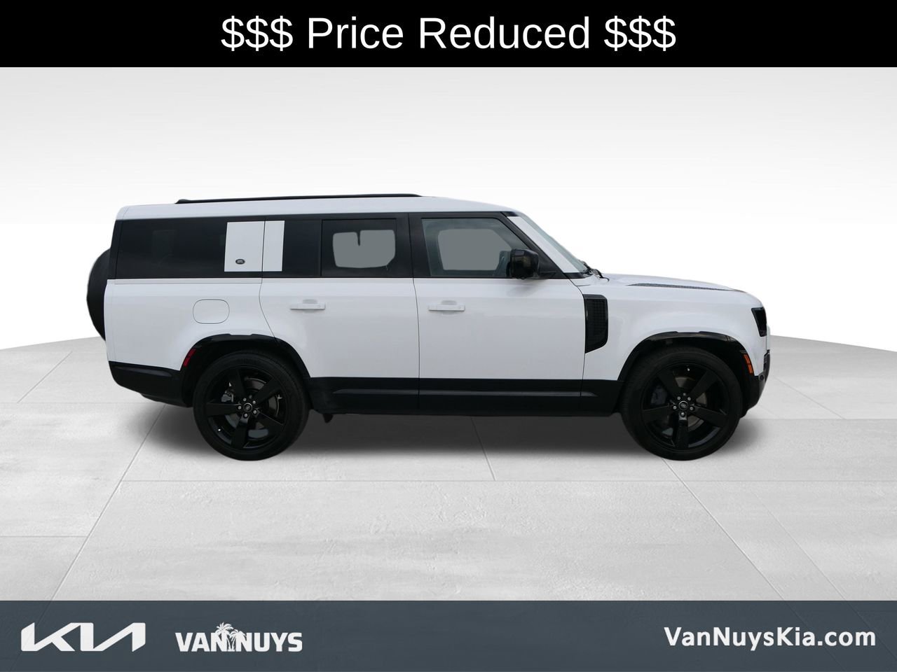 Used 2024 Land Rover Defender 130 X-Dynamic SE image 2