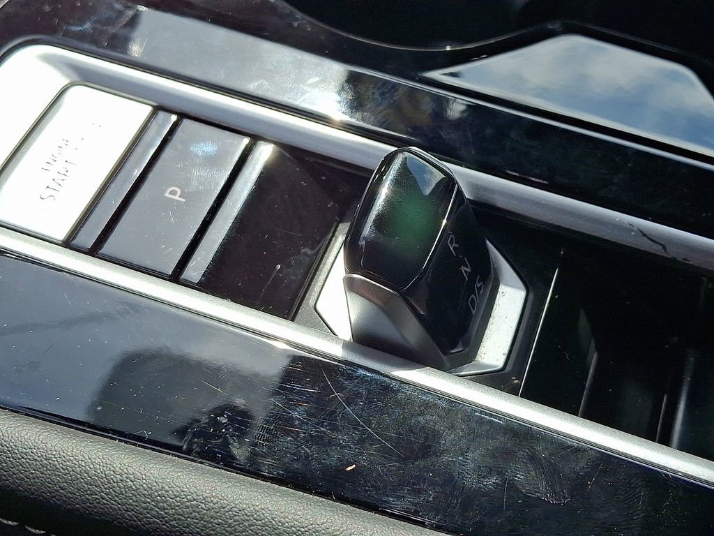 Used 2025 Volkswagen Atlas SE image 15