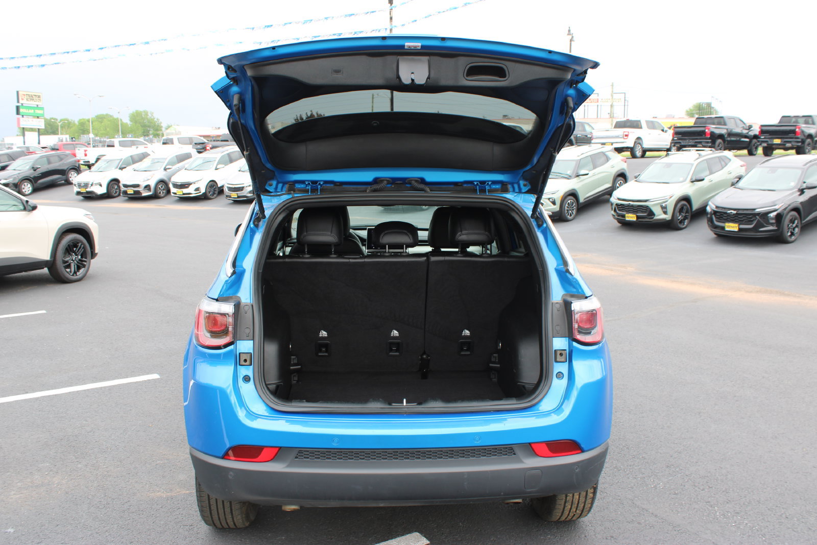 Used 2025 Jeep Compass Limited AWD/4WD image 8
