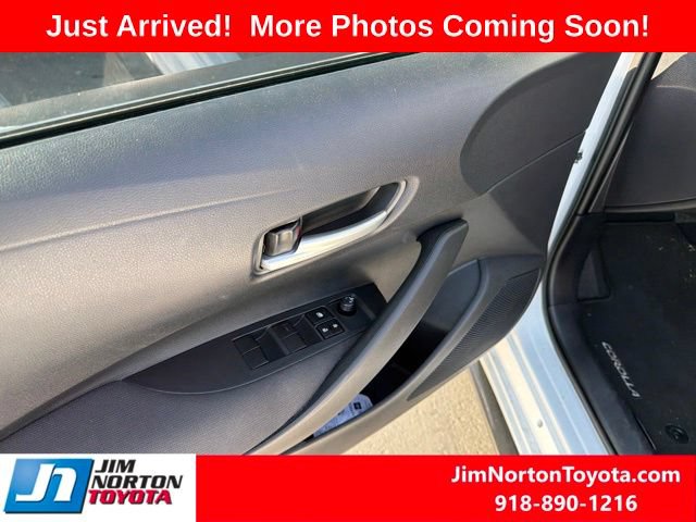 Used 2026 Toyota Corolla SE FWD image 13