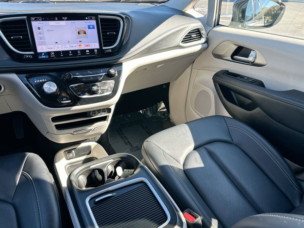 Used 2024 Chrysler Pacifica Limited image 23