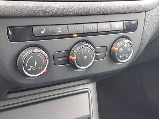 Used 2013 Volkswagen Tiguan SE image 26