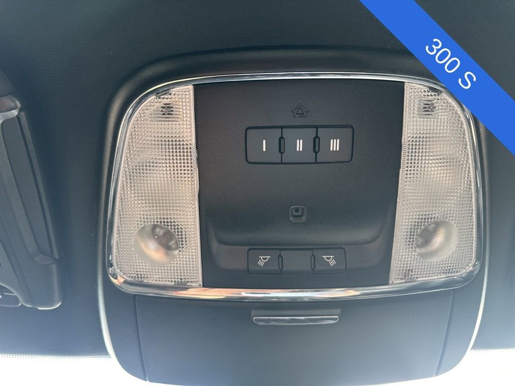 Used 2021 Chrysler 300 S image 20
