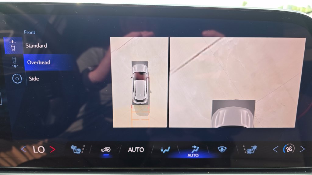 Used 2024 Chevrolet Equinox EV RS FWD image 35