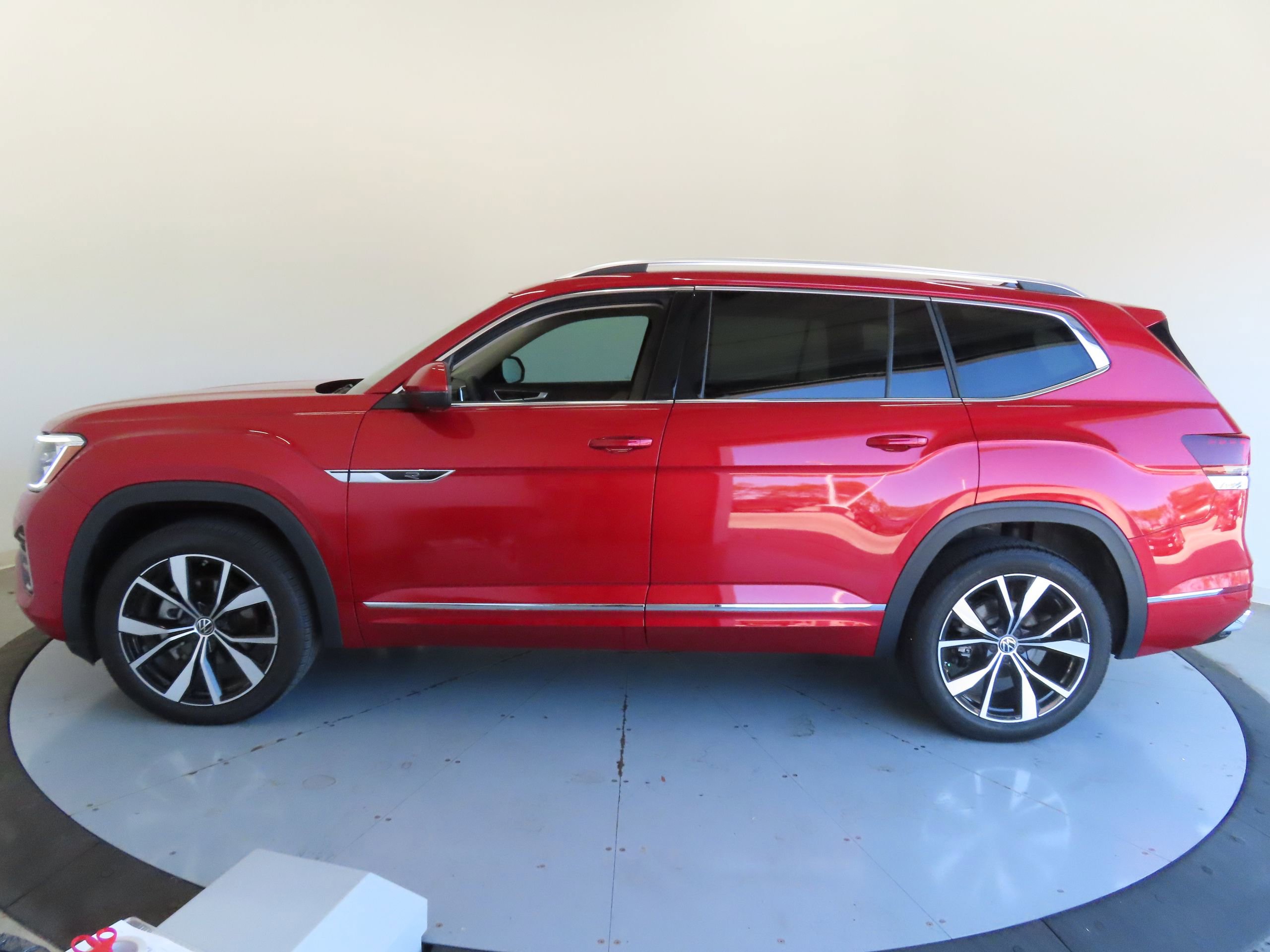 New 2025 Volkswagen Atlas SEL Premium R-Line AWD/4WD image 8