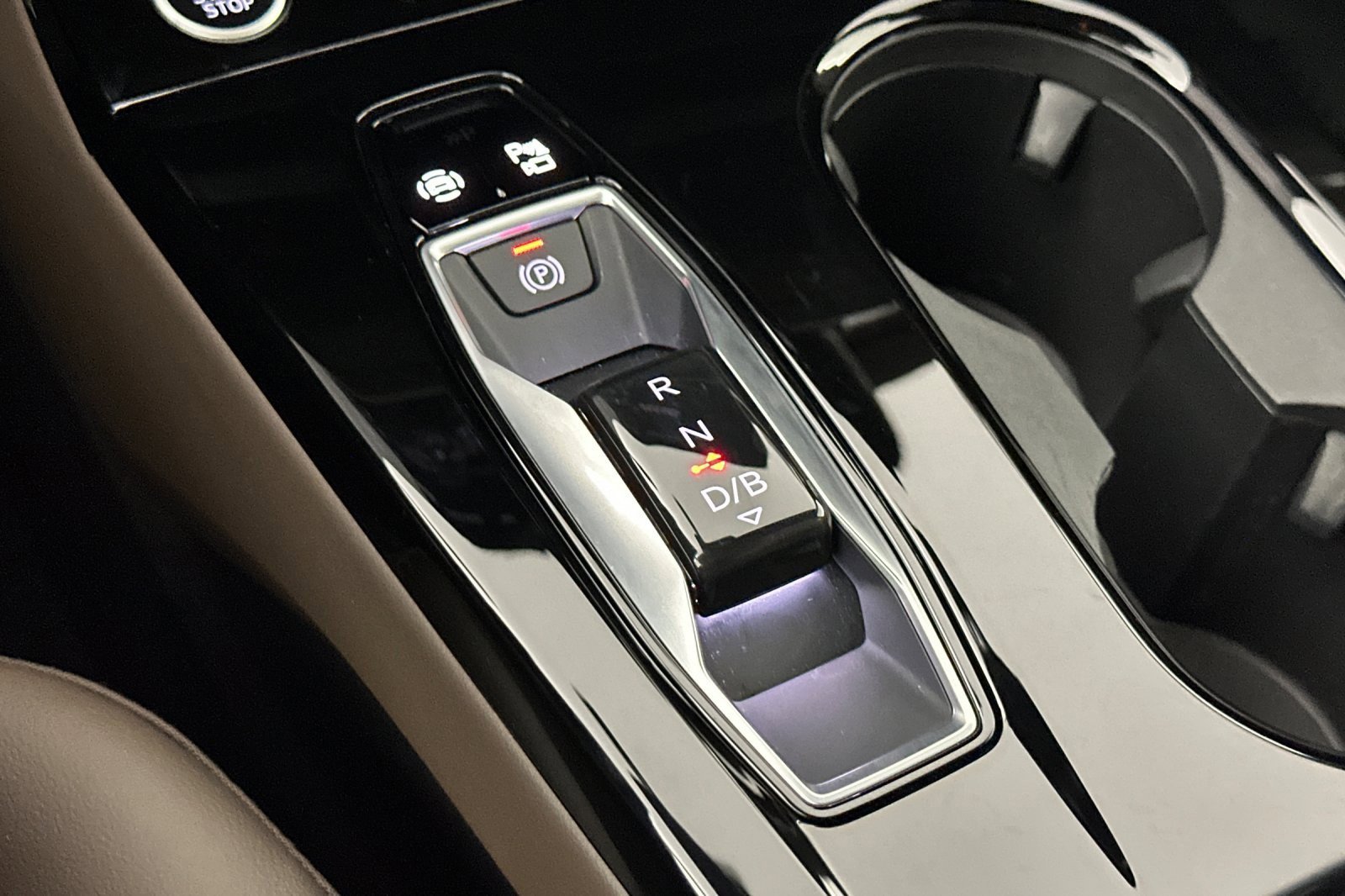 Used 2025 Audi Q6 e-tron Premium w/ Convenience Package image 21