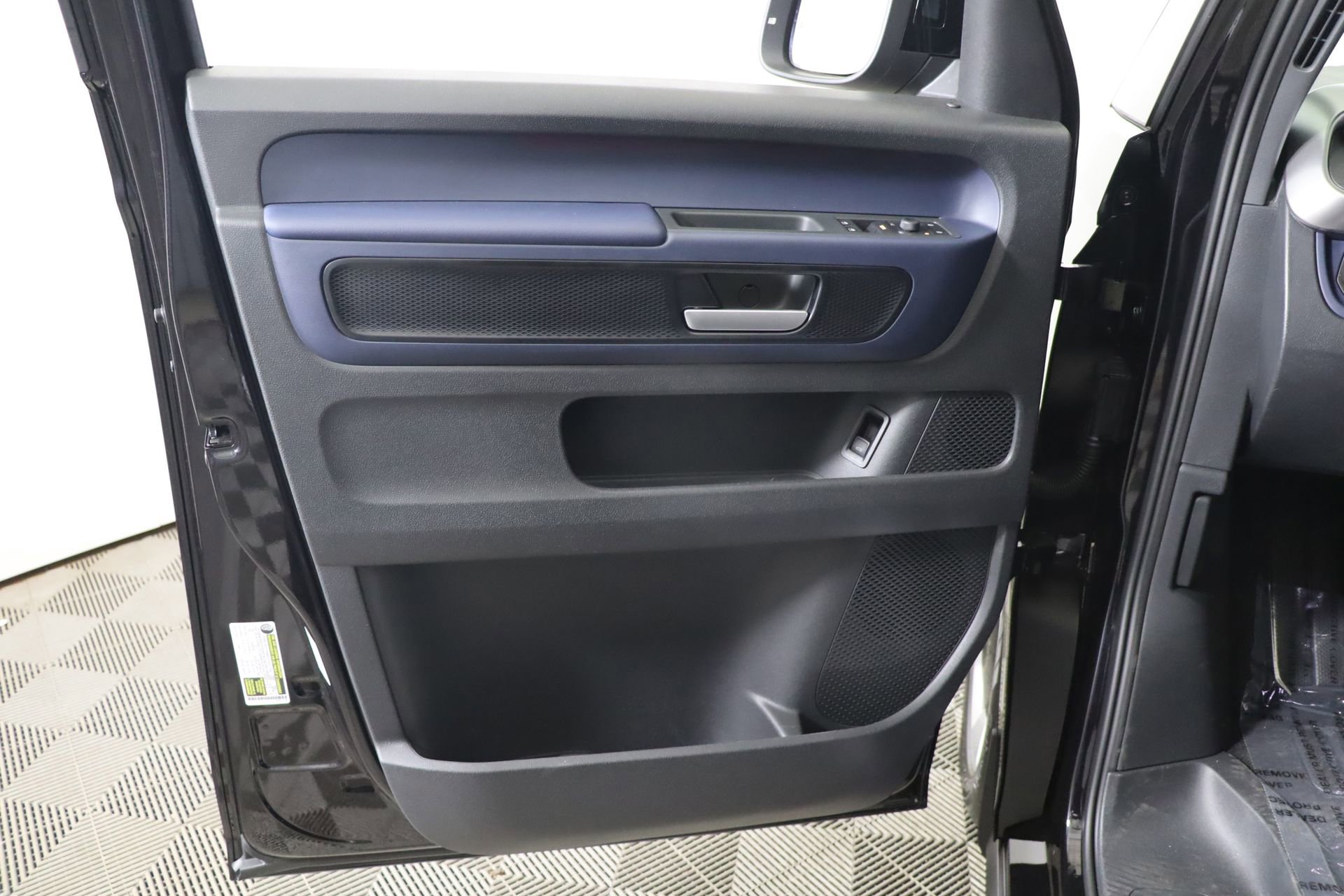 New 2025 Volkswagen ID. Buzz Pro S image 37