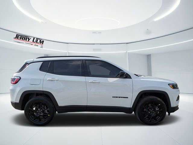 New 2026 Jeep Compass Latitude image 2