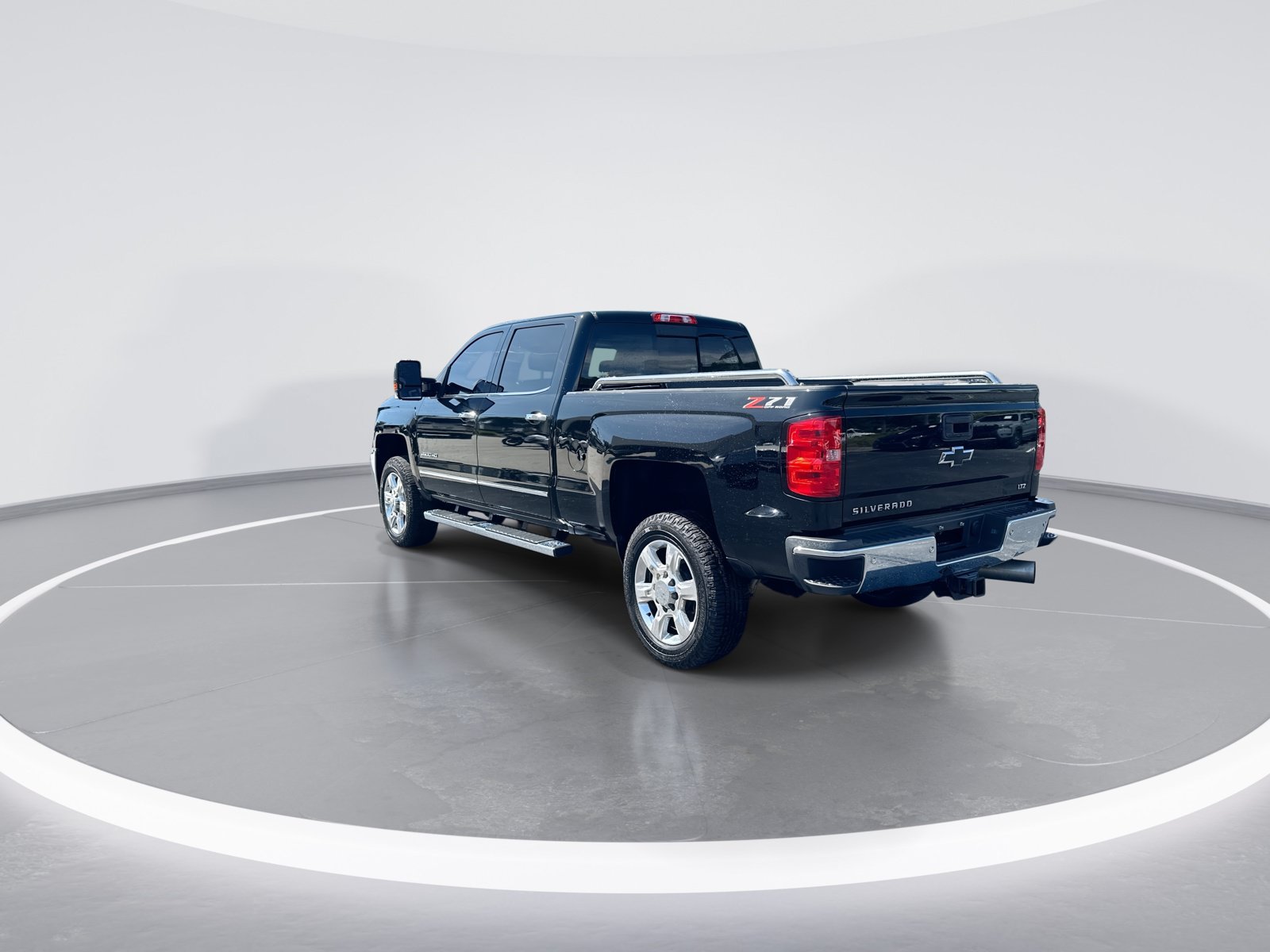 Used 2018 Chevrolet Silverado 2500 LTZ w/ Duramax Plus Package AWD/4WD image 7