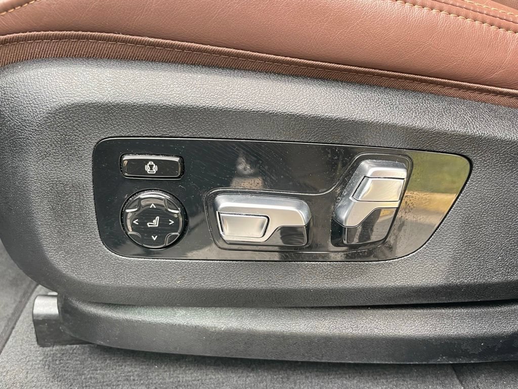 Used 2025 BMW X5 xDrive50e AWD/4WD image 27