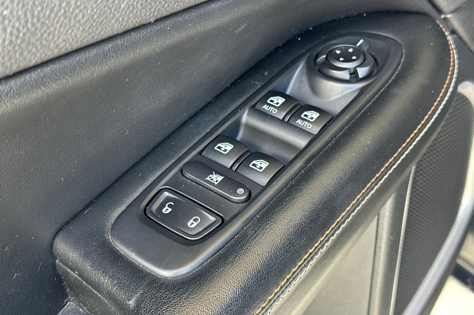 Used 2018 Jeep Compass Latitude w/ Popular Equipment Group AWD/4WD image 13