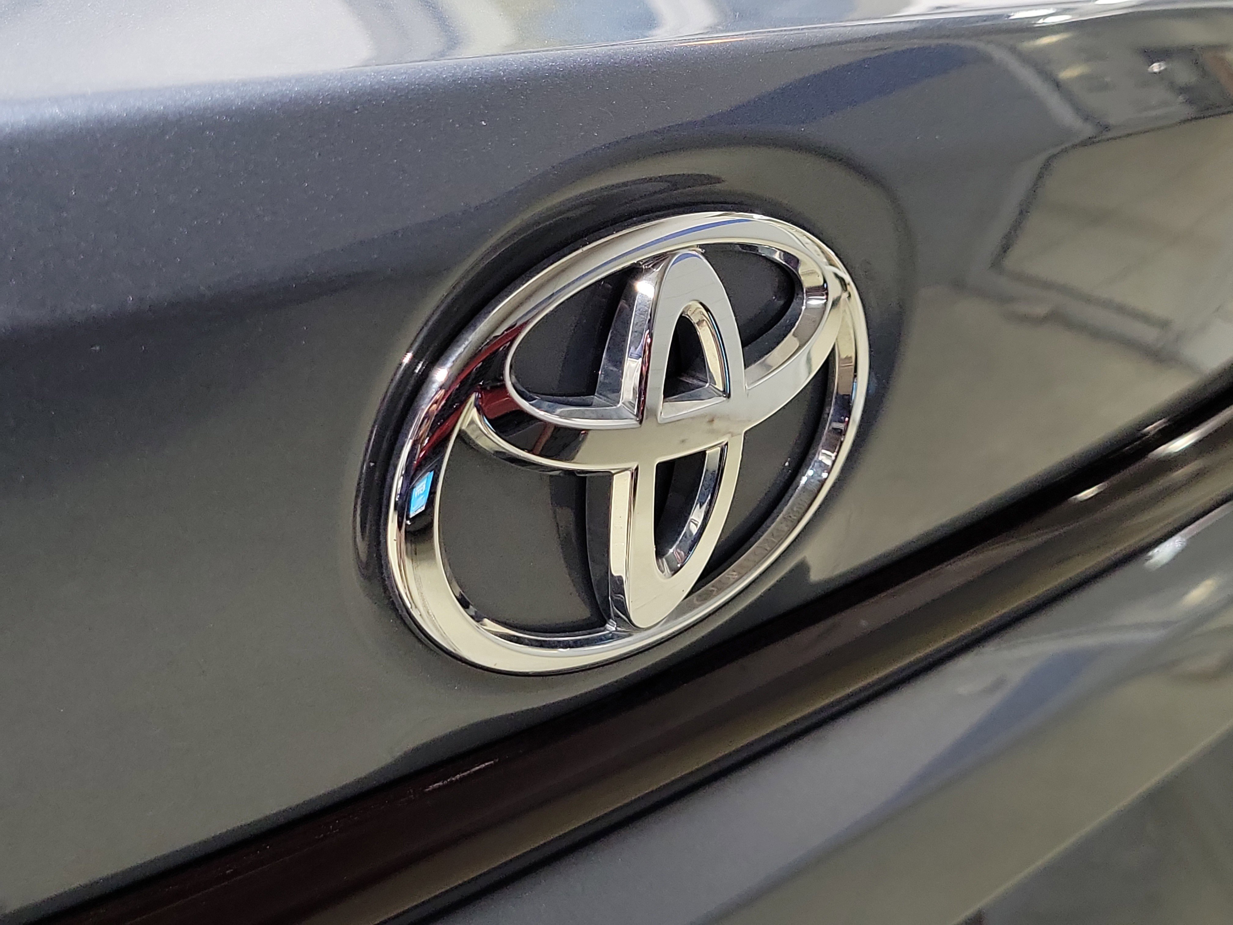 Used 2023 Toyota Corolla LE FWD image 7