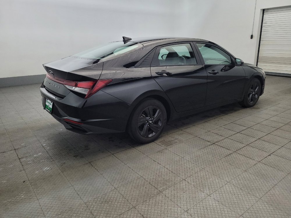 Used 2023 Hyundai Elantra SEL w/ Cargo Package FWD image 10