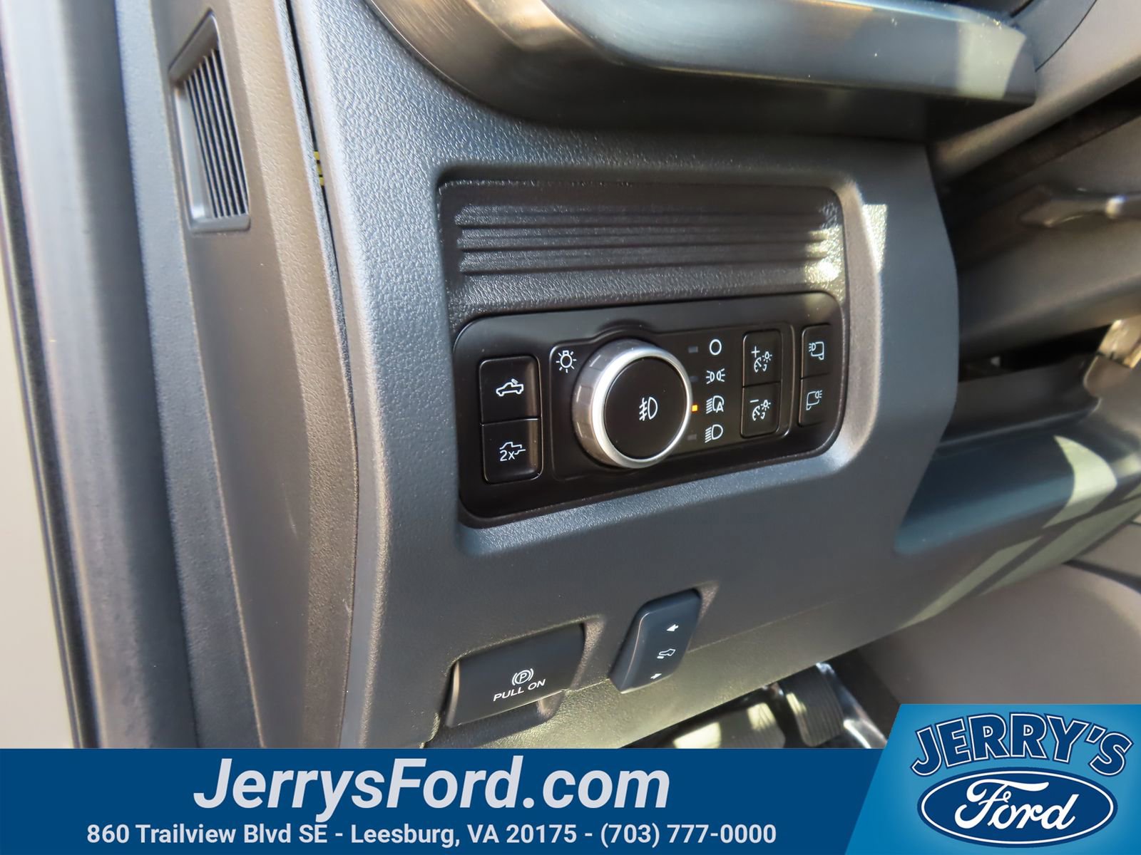 Used 2026 Ford F250 Lariat w/ Tremor Off-Road Package AWD/4WD image 17