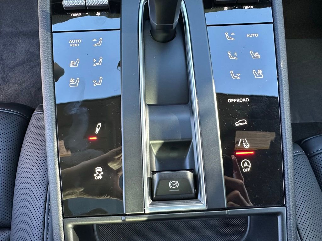 Used 2026 Porsche Macan Turbo image 26