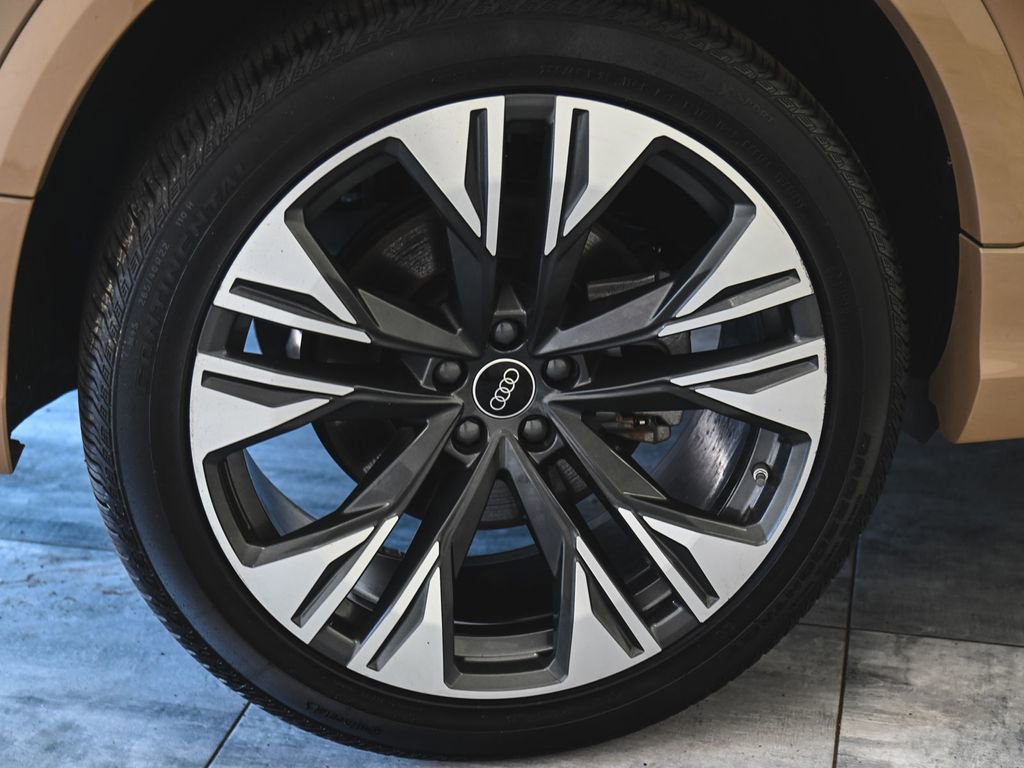 Used 2024 Audi Q8 Premium Plus w/ Premium Plus Package image 7