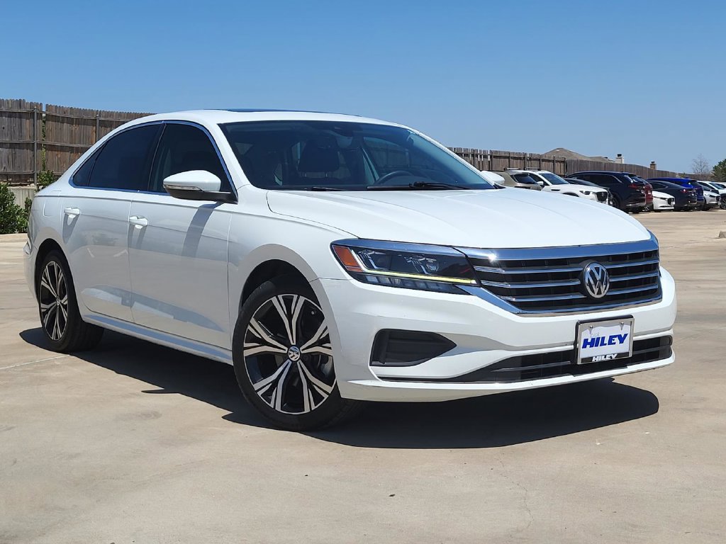 Used 2022 Volkswagen Passat 2.0T SE FWD image 2