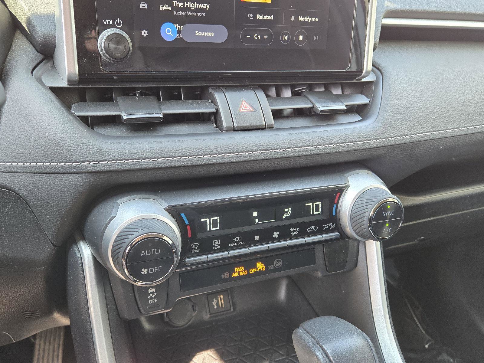 Used 2025 Toyota RAV4 LE AWD/4WD image 23