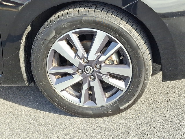 Used 2020 Nissan Versa SV image 8