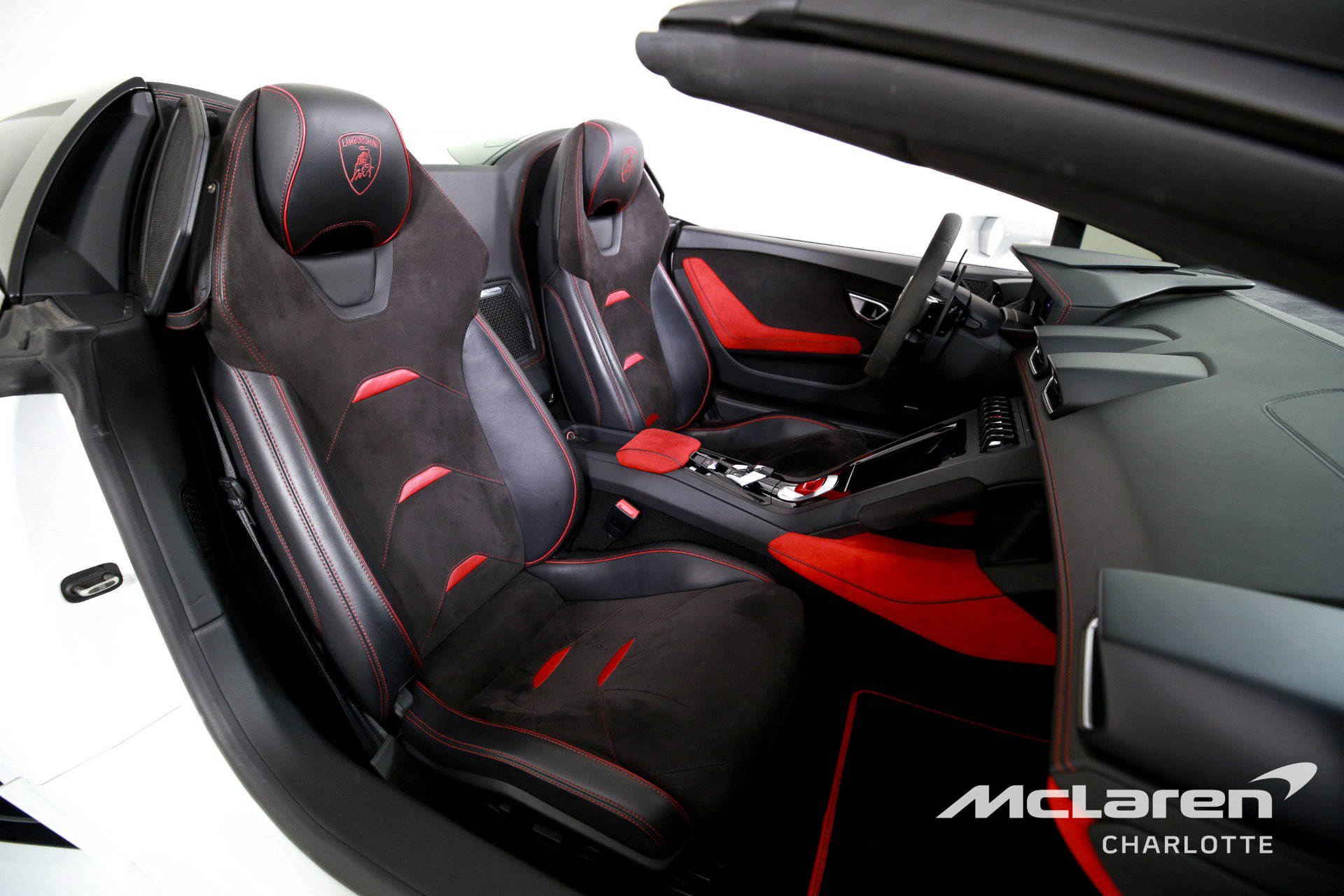 Used 2020 Lamborghini Huracan EVO image 20